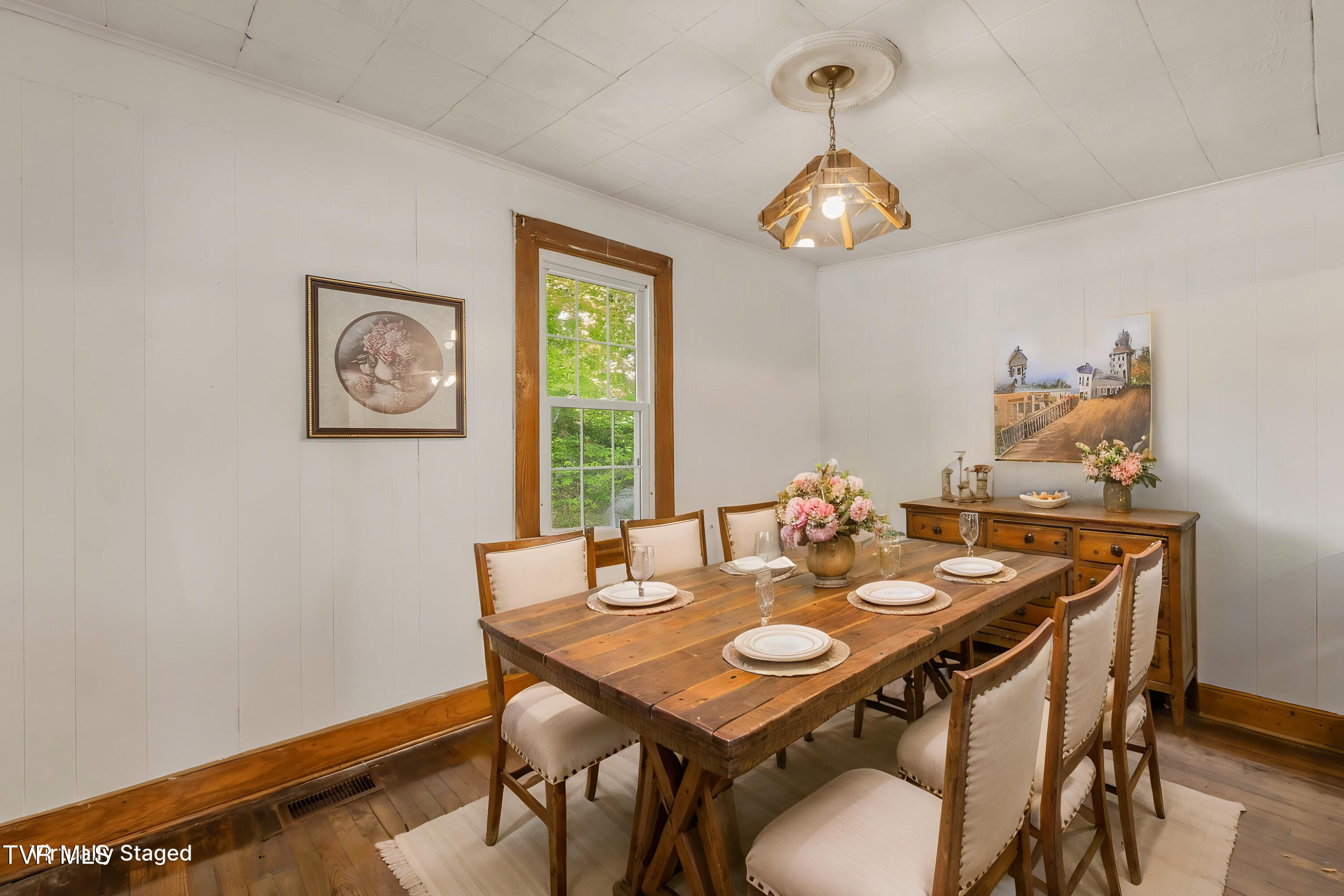 2084 Baileyton Road Greeneville, TN 37745 - Photo 8 of 57 7 - Dining Room - Farmhouse - 2