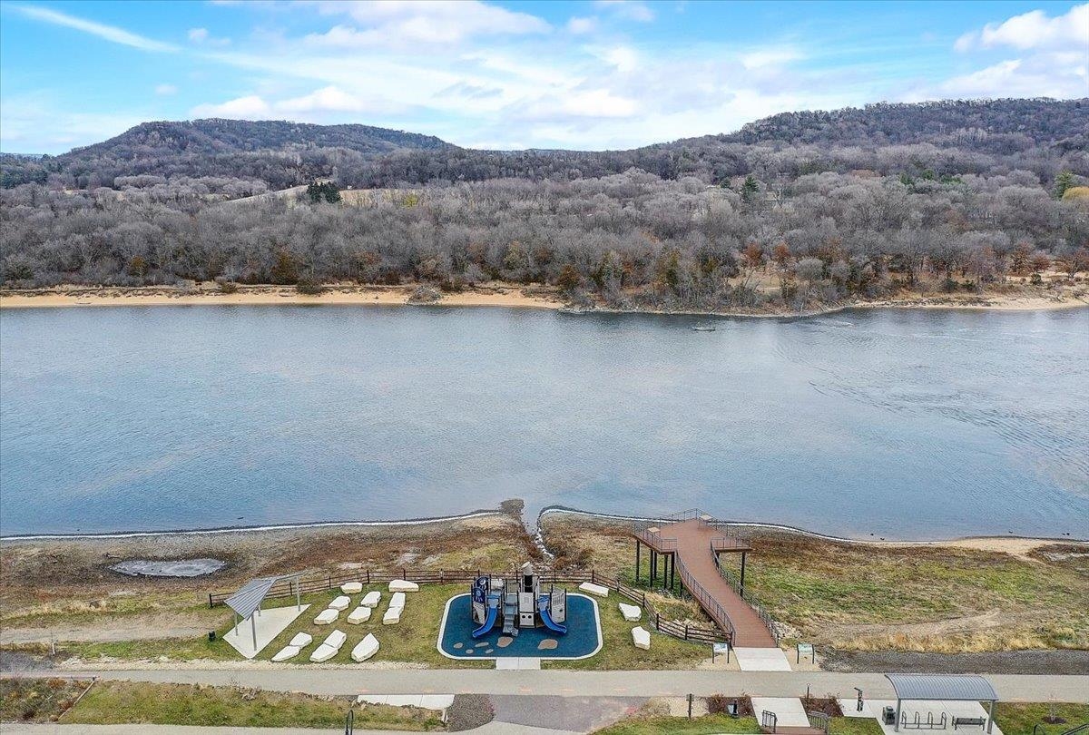 237 Falcon Sauk City, WI 53583 - Photo 5 of 7