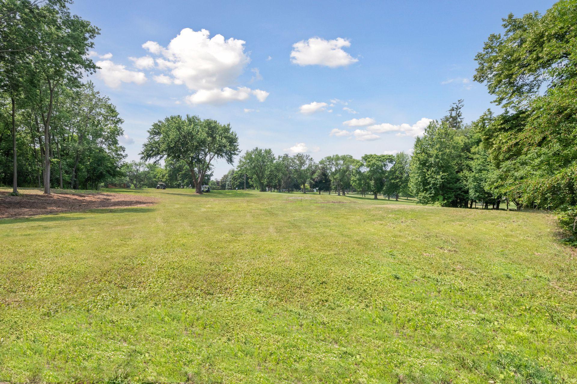 2669 Woodbridge Road Wayzata, MN 55391 - Photo 5 of 16 Gallery Image 5