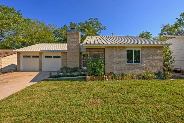 $2,590 | 1114 Stoneoak Lane, Austin, TX 78745