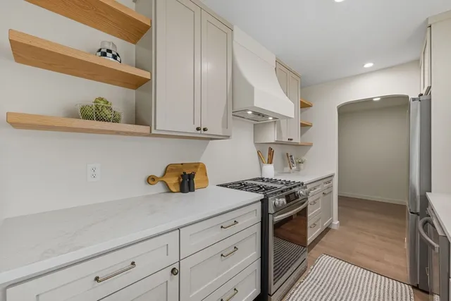 $2,590 | 1114 Stoneoak Lane, Austin, TX 78745