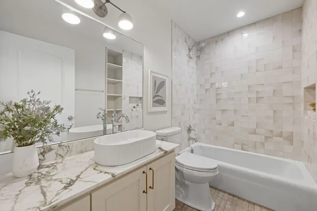 $2,590 | 1114 Stoneoak Lane, Austin, TX 78745