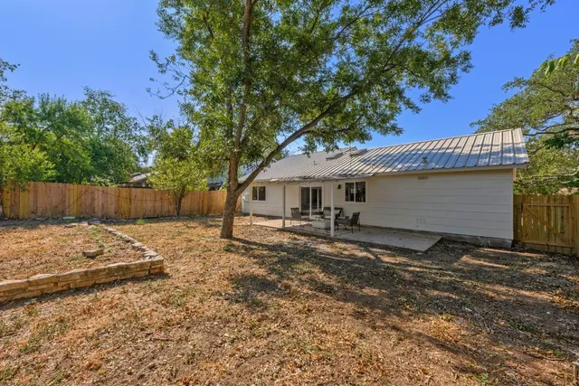 $2,590 | 1114 Stoneoak Lane, Austin, TX 78745