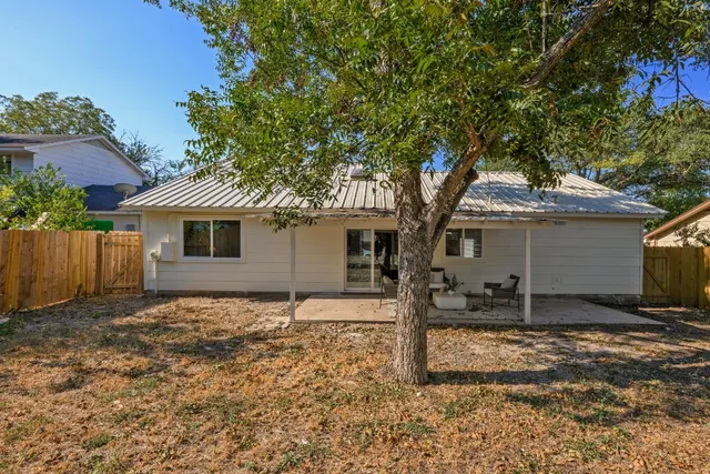 $2,590 | 1114 Stoneoak Lane, Austin, TX 78745