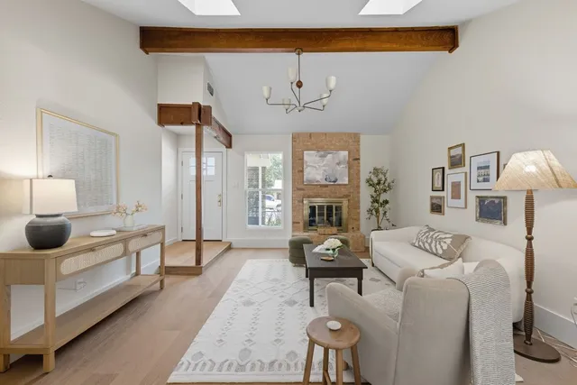 $2,590 | 1114 Stoneoak Lane, Austin, TX 78745