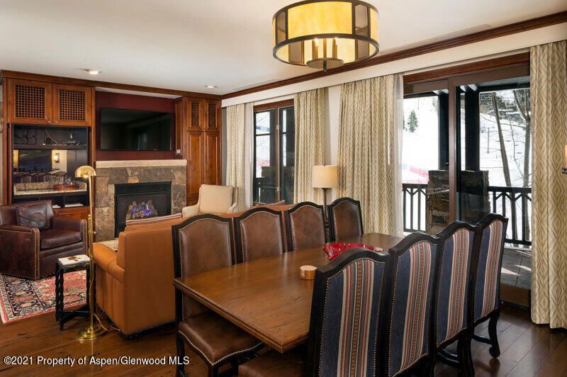 197 Prospector Road, Unit 2310 SUMMER INTEREST #7 Aspen, CO 81611 - Photo 7 of 31 Ritz-Carlton-Club-3BR1 (04)