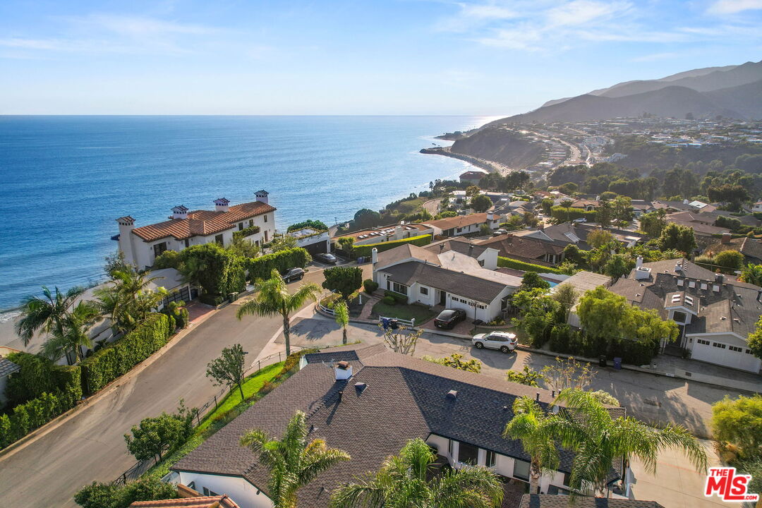 204 Tranquillo Road Pacific Palisades, CA 90272 - Photo 7 of 34 an aerial view of ocean and residential houses with outdoor space