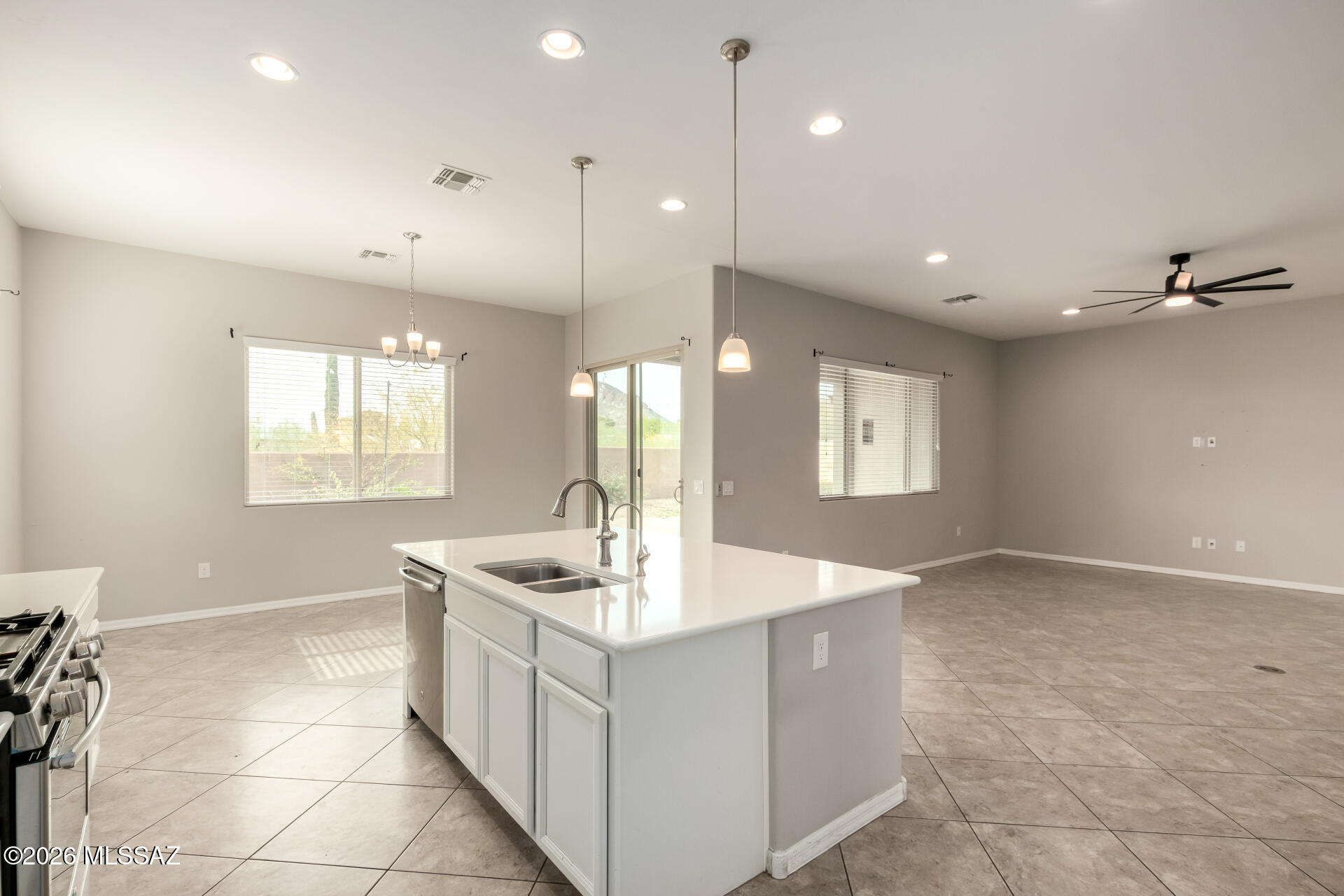 2974 South Open Range Way Tucson, AZ 85713 - Photo 10 of 27 Kitchen
