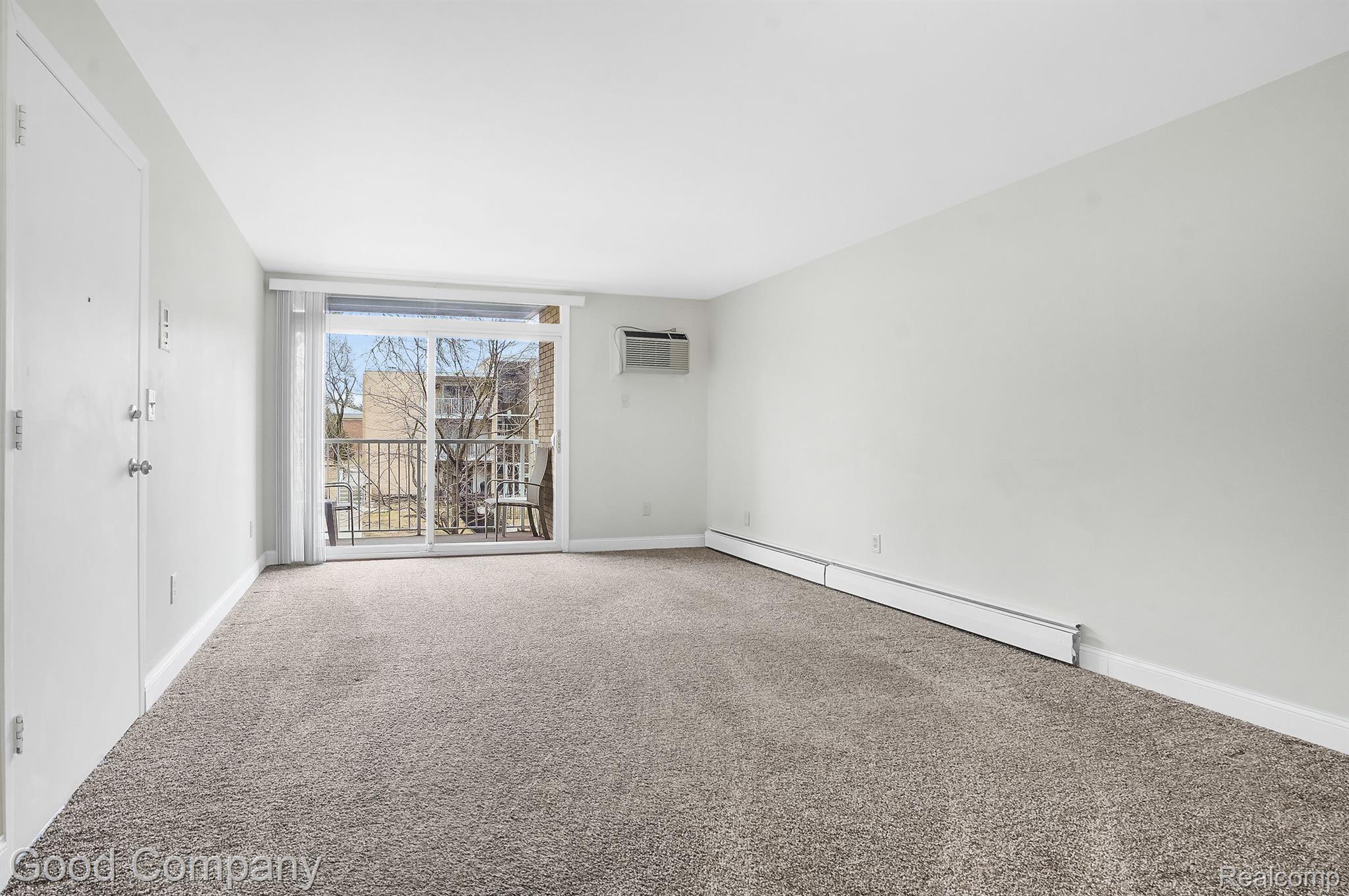 4917 Crooks Road, Unit J2 Royal Oak, MI 48073 - Photo 2 of 31 Gallery Image 2