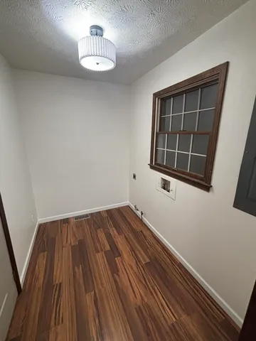 $225,000 | 112 Donoho Drive, Salem, IL 62881