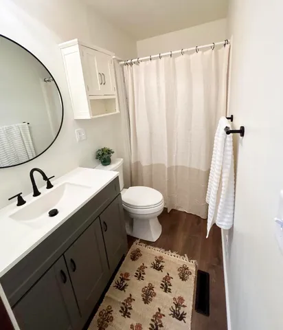 $225,000 | 112 Donoho Drive, Salem, IL 62881