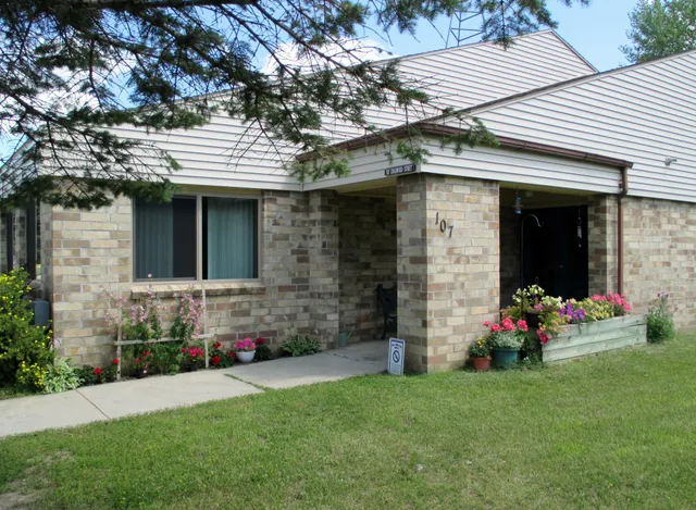 $797 | 107 Edgewood Street, New York Mills, MN 56567