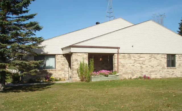 $797 | 107 Edgewood Street, New York Mills, MN 56567