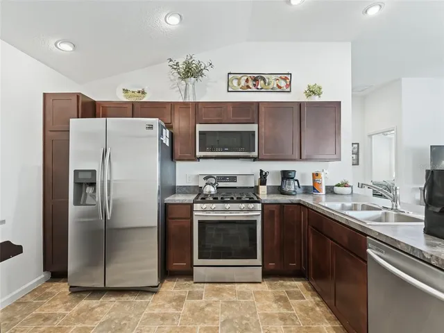 $2,100 | 1657 McDonald Court, The Villages, FL 34762