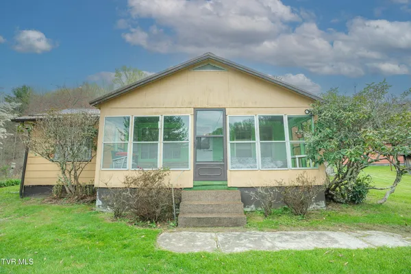 $250,000 | 427 Cove Creek Road, Roan Mountain, TN 37687