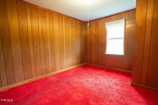 $250,000 | 427 Cove Creek Road, Roan Mountain, TN 37687