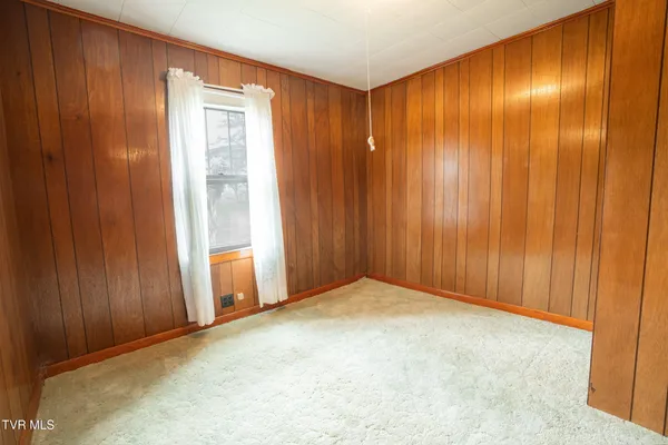 $250,000 | 427 Cove Creek Road, Roan Mountain, TN 37687