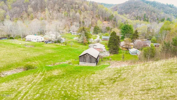 $250,000 | 427 Cove Creek Road, Roan Mountain, TN 37687