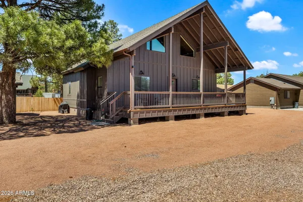 $550,000 | 2747 Senior Center Street, Overgaard, AZ 85933