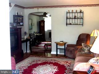 144 Golf Road Darby, PA 19023 - Photo 2 of 5