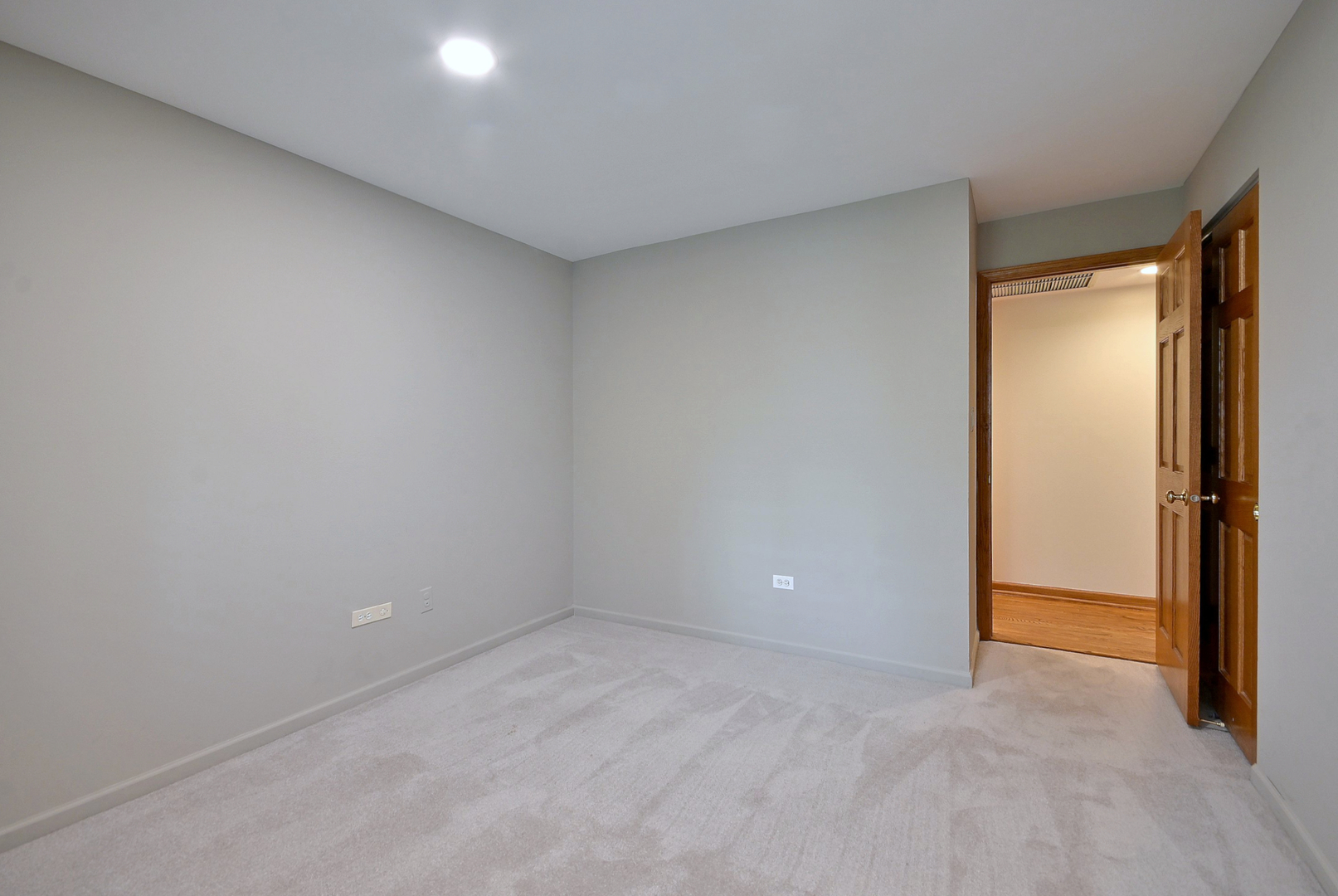 110 West Butterfield Road, Unit 302S Elmhurst, IL 60126 - Photo 17 of 32