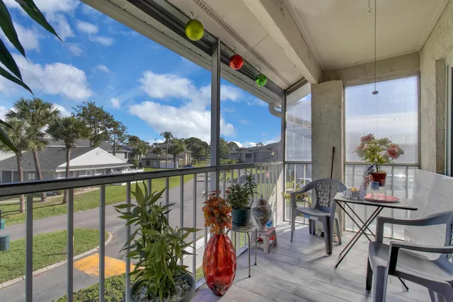 $220,000 | 5617 Blue Shadows Court, Unit 4, Orlando, FL 32811