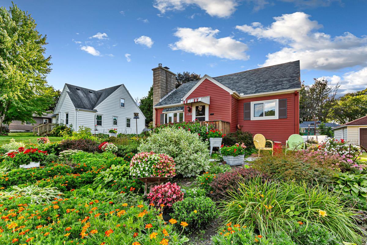 1124 8th Avenue Southwest Faribault, MN 55021 - Photo 4 of 57