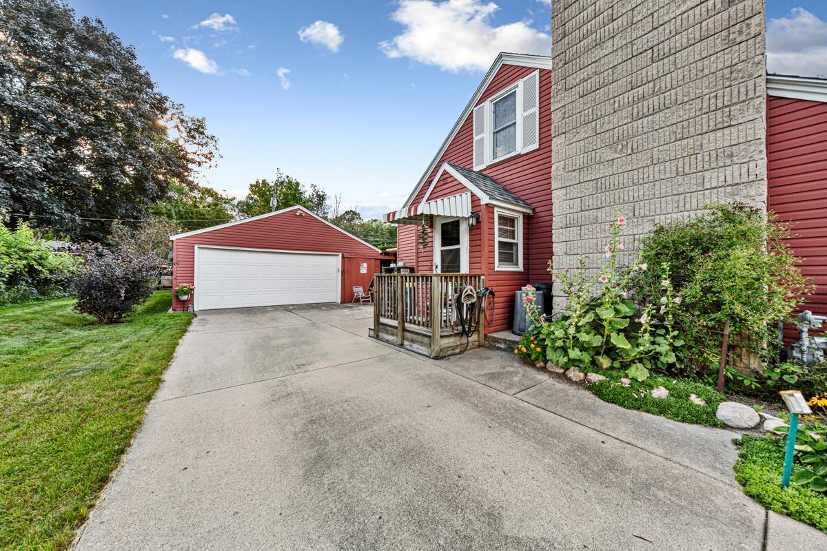 1124 8th Avenue Southwest Faribault, MN 55021 - Photo 7 of 57