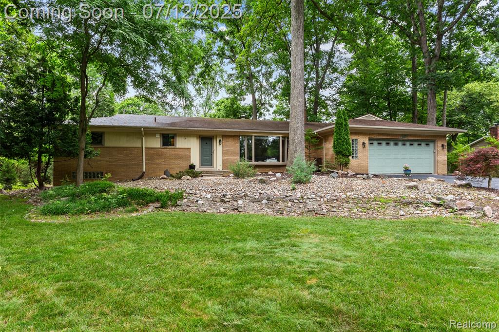 36357 Paddleford Road Farmington Hills, MI 48331 - Photo 1 of 35