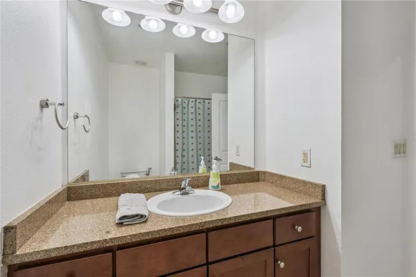 $3,000 | 151 East Washington Street, Unit PH3A, Orlando, FL 32801