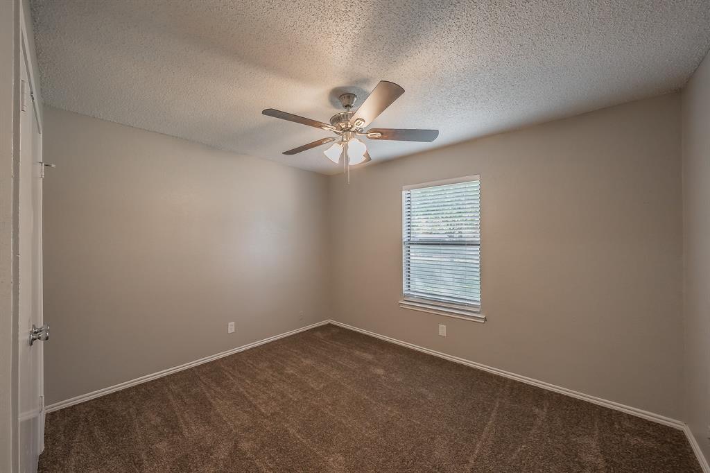 912 Red Oak Street Azle, TX 76020 - Photo 23 of 40