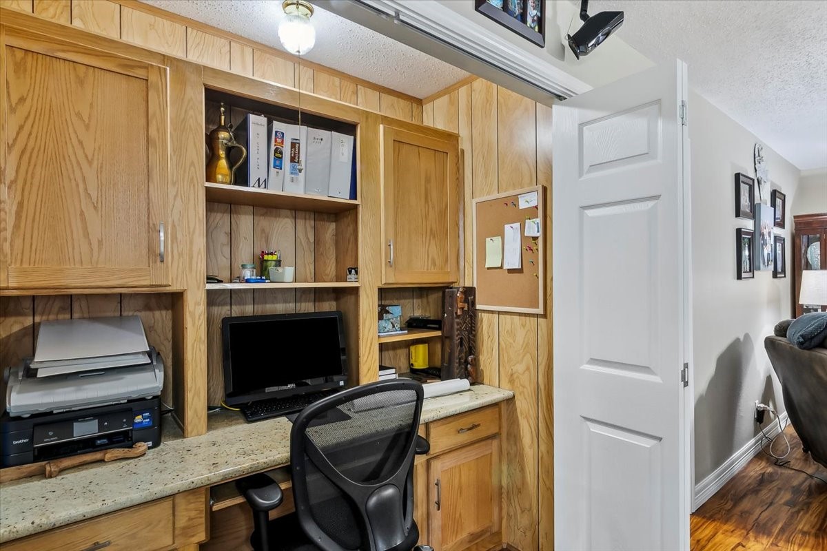 313 Roy Road Wallisville, TX 77597 - Photo 13 of 38