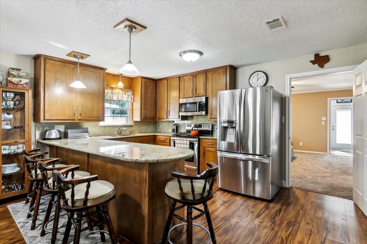 313 Roy Road Wallisville, TX 77597 - Photo 5 of 38