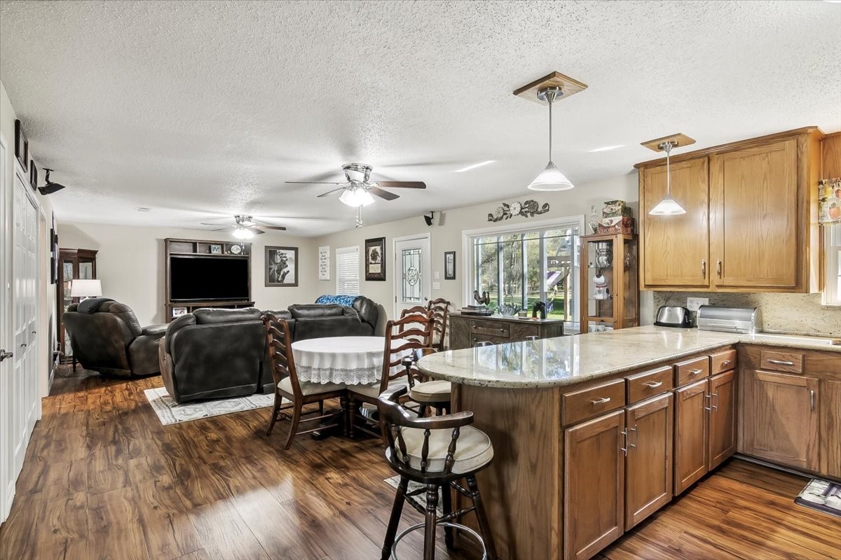 313 Roy Road Wallisville, TX 77597 - Photo 6 of 38