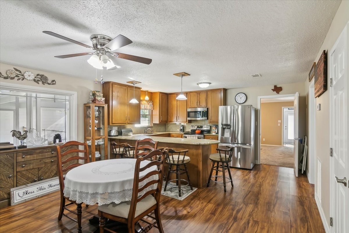 313 Roy Road Wallisville, TX 77597 - Photo 8 of 38