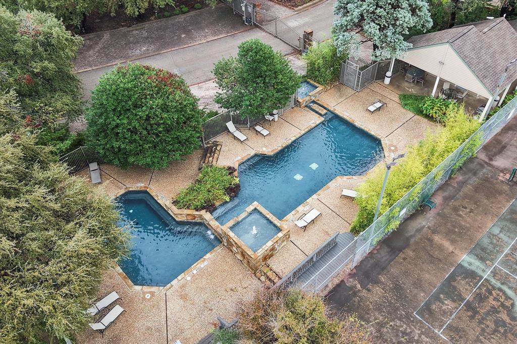 5565 Preston Oaks Road, Unit 136 Dallas, TX 75254 - Photo 34 of 40 community pool
