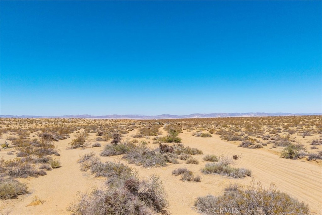 411 Willie Way Landers, CA 92285 - Photo 16 of 28 a view of city and ocean