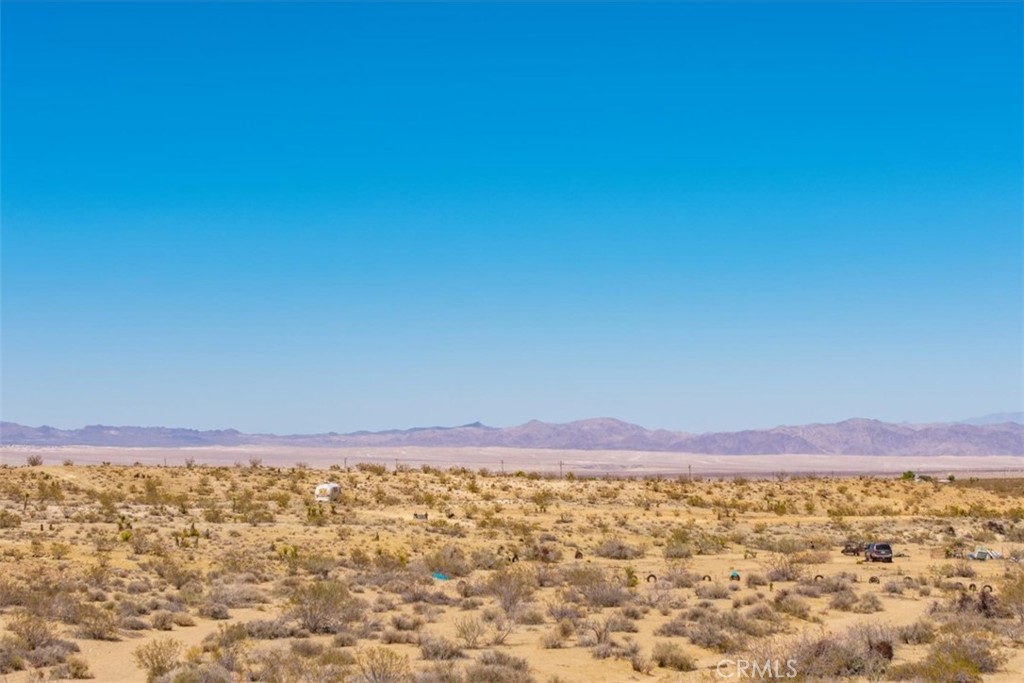 411 Willie Way Landers, CA 92285 - Photo 20 of 28 a view of a sky from a lake