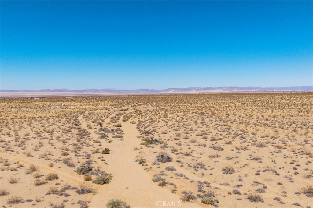 411 Willie Way Landers, CA 92285 - Photo 2 of 28 a view of an ocean