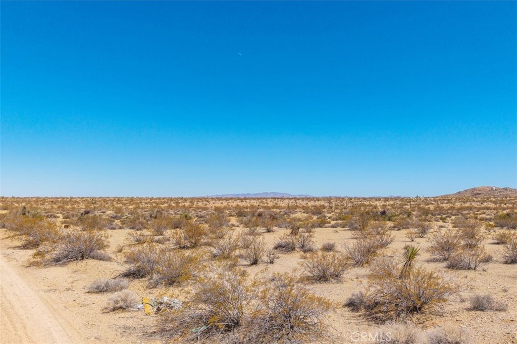 411 Willie Way Landers, CA 92285 - Photo 5 of 28 a view of city view and mountain