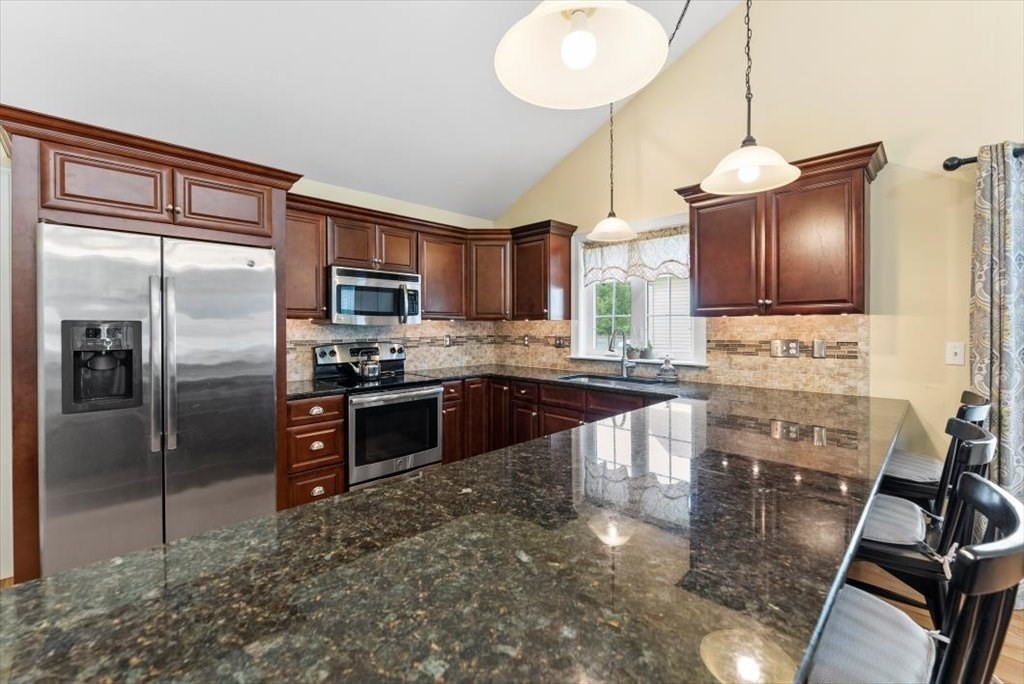 62 Beech Hill Road, Unit 62 West Springfield, MA 01089 - Photo 5 of 40 Gallery Image 5