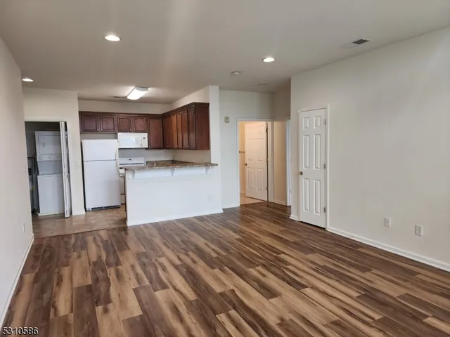 $2,250 | 62 West Main Street, Unit 301, Somerville, NJ 08876