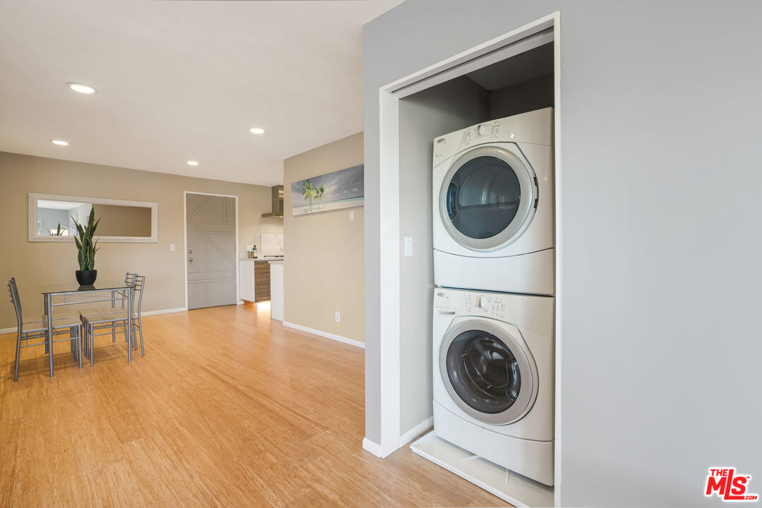 8001 Redlands Street, Unit 207 Playa del Rey, CA 90293 - Photo 19 of 22 Gallery Image 19