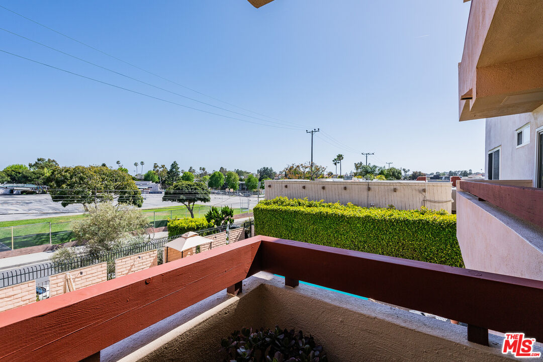 8001 Redlands Street, Unit 207 Playa del Rey, CA 90293 - Photo 20 of 22 Gallery Image 20