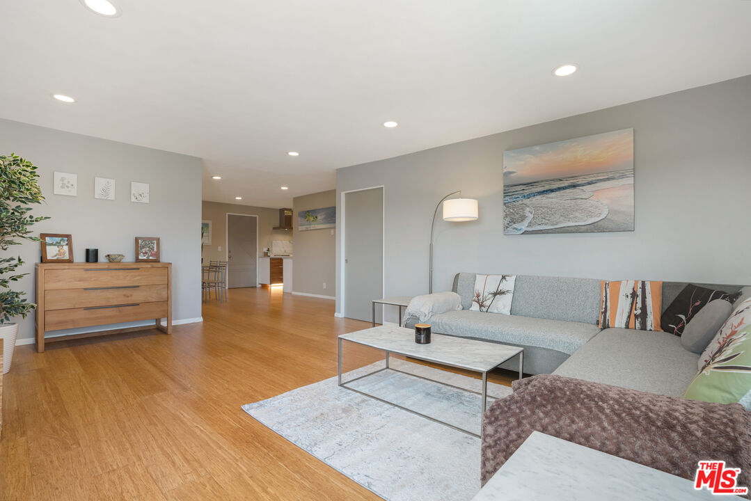 8001 Redlands Street, Unit 207 Playa del Rey, CA 90293 - Photo 5 of 22 Gallery Image 5