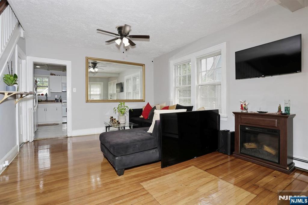 21 Haring Street Bergenfield, NJ 07621 - Photo 9 of 37