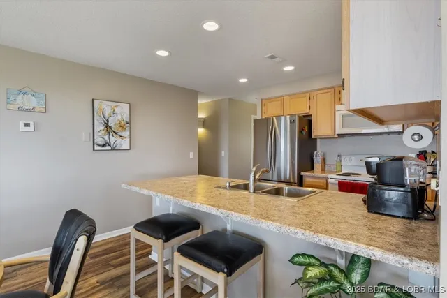 $199,900 | 15 Monterey Dr Lake, Unit 3A3B, Lake Ozark, MO 65049