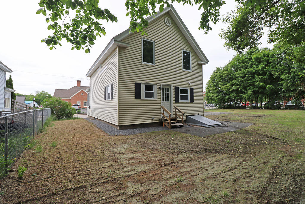21 Butler Street Sanford, ME 04083 - Photo 7 of 35 IMG_3051