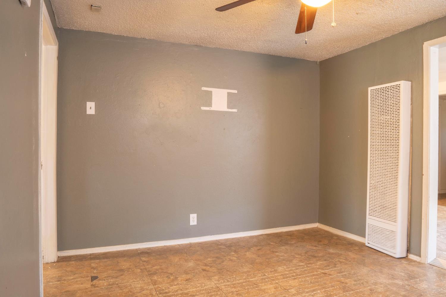 5028 East Balch Avenue Fresno, CA 93727 - Photo 4 of 38
