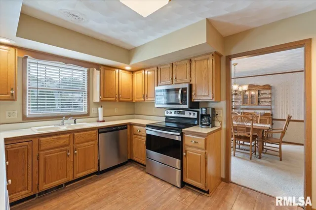 $394,900 | 3610 73rd Street, Moline, IL 61265